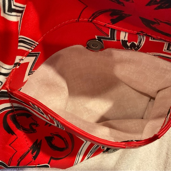 Tote Bag, Large BCBGeneration Tote - Picture 9 of 11